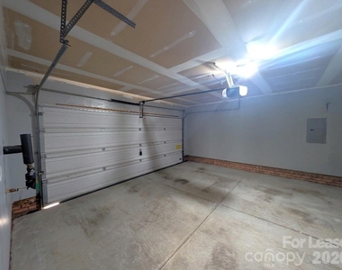 7603 Lullwater Cove - Photo Thumbnail 27