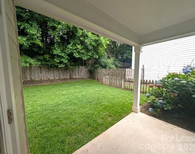 7603 Lullwater Cove - Photo Thumbnail 28