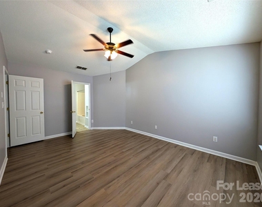 7603 Lullwater Cove - Photo Thumbnail 13