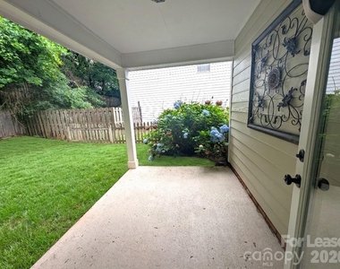 7603 Lullwater Cove - Photo Thumbnail 26