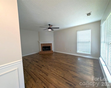 7603 Lullwater Cove - Photo Thumbnail 11