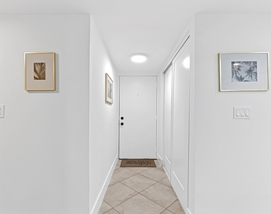 2455 Lindell Boulevard - Photo Thumbnail 21