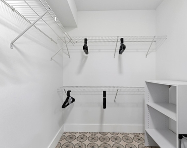 2455 Lindell Boulevard - Photo Thumbnail 17