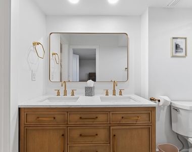 2455 Lindell Boulevard - Photo Thumbnail 15