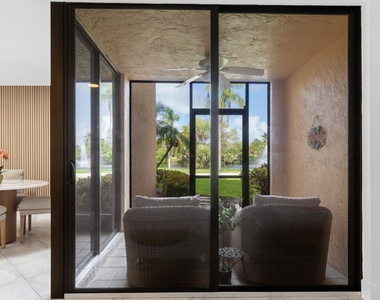 2455 Lindell Boulevard - Photo Thumbnail 11