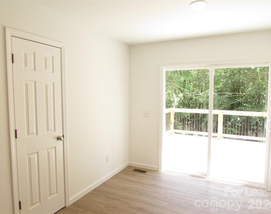 111 Dorchester Lane - Photo Thumbnail 4