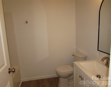 111 Dorchester Lane - Photo Thumbnail 9
