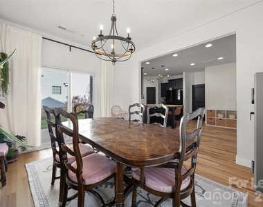 1668 Beleek Ridge Lane - Photo Thumbnail 12