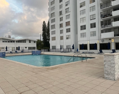 2750 Ne 183rd Street - Photo Thumbnail 8