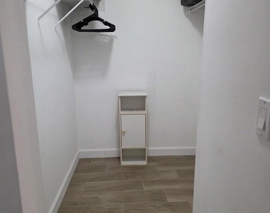 3402 Gardens East Drive - Photo Thumbnail 8