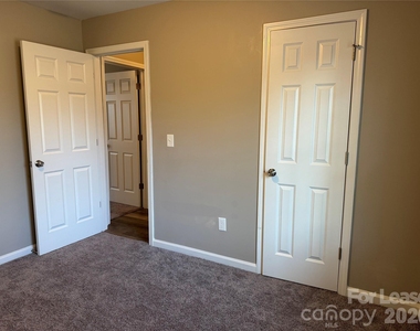 2335 Carmine Street - Photo Thumbnail 15