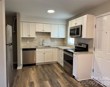 2335 Carmine Street - Photo Thumbnail 4