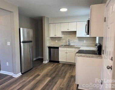 2335 Carmine Street - Photo Thumbnail 5