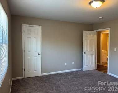 2335 Carmine Street - Photo Thumbnail 10
