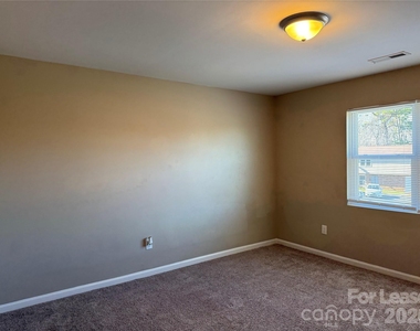 2335 Carmine Street - Photo Thumbnail 8