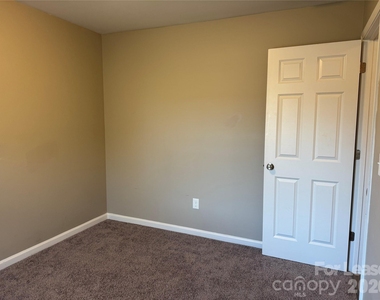 2335 Carmine Street - Photo Thumbnail 14