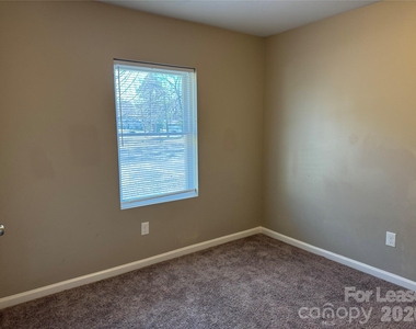 2335 Carmine Street - Photo Thumbnail 13