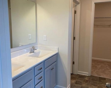 3062 Weddington Pointe Drive - Photo Thumbnail 4