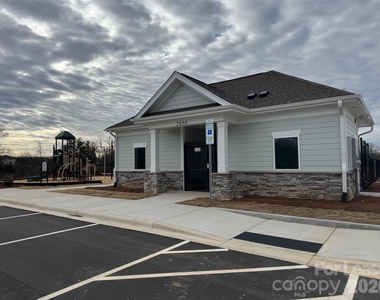 3062 Weddington Pointe Drive - Photo Thumbnail 5