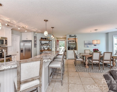 18557 Vineyard Point Lane - Photo Thumbnail 12