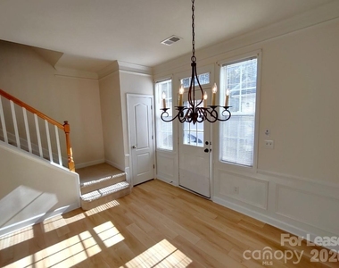8606 Beaver Creek Drive - Photo Thumbnail 5