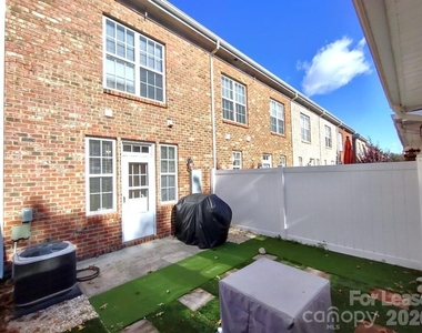 8606 Beaver Creek Drive - Photo Thumbnail 19