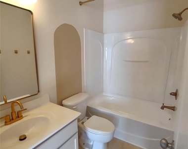 8606 Beaver Creek Drive - Photo Thumbnail 9