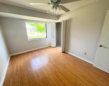311 Sw Homeland Road - Photo Thumbnail 11