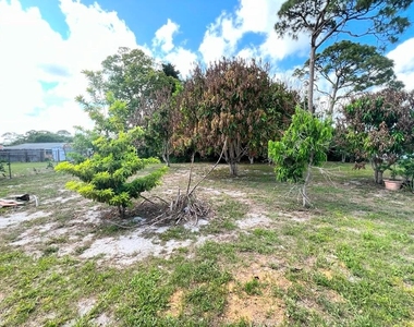 311 Sw Homeland Road - Photo Thumbnail 25