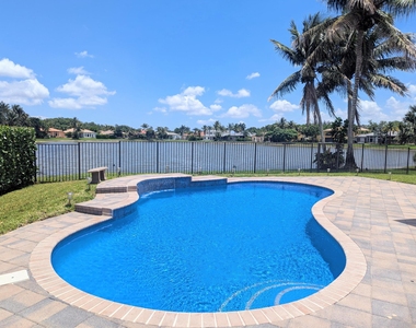 10640 Oak Meadow Lane - Photo Thumbnail 8