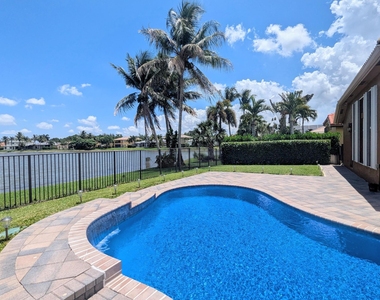 10640 Oak Meadow Lane - Photo Thumbnail 12