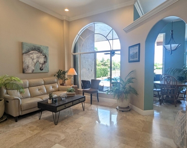 10640 Oak Meadow Lane - Photo Thumbnail 6