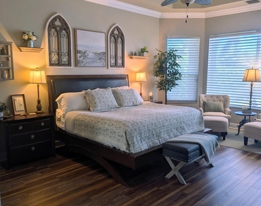10640 Oak Meadow Lane - Photo Thumbnail 16