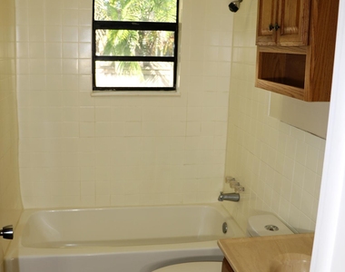 1021 S N Street - Photo Thumbnail 14