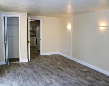 1021 S N Street - Photo Thumbnail 17