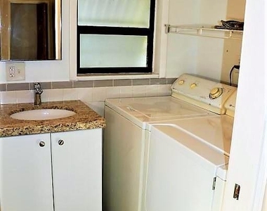 1021 S N Street - Photo Thumbnail 13