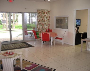 4851 Nw 26th Court - Photo Thumbnail 10