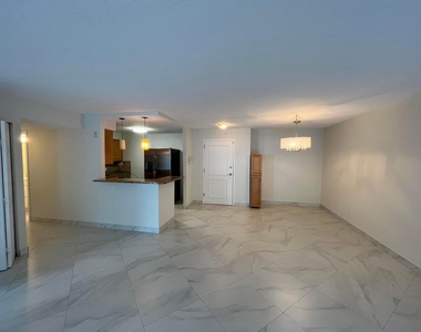 1000 Spanish River Road - Photo Thumbnail 9