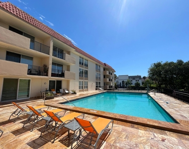 1000 Spanish River Road - Photo Thumbnail 28