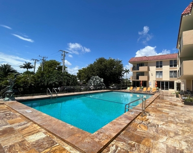 1000 Spanish River Road - Photo Thumbnail 1