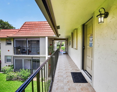 1050 Nw 13th Street - Photo Thumbnail 4