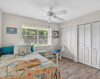 1050 Nw 13th Street - Photo Thumbnail 19