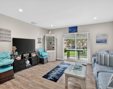 1050 Nw 13th Street - Photo Thumbnail 6