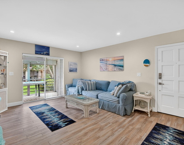 1050 Nw 13th Street - Photo Thumbnail 7