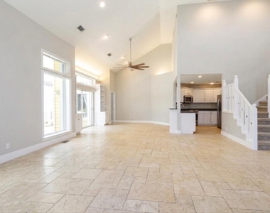 400 Seaside Lane - Photo Thumbnail 10