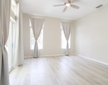 400 Seaside Lane - Photo Thumbnail 11