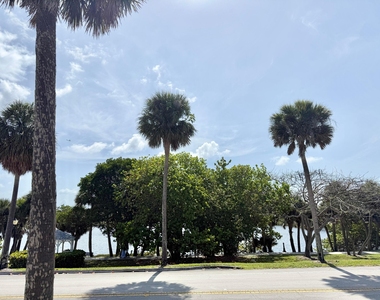 400 Seaside Lane - Photo Thumbnail 44