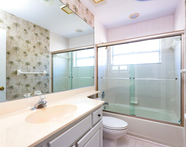 400 Seaside Lane - Photo Thumbnail 23