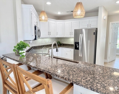 400 Seaside Lane - Photo Thumbnail 19