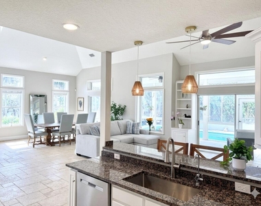 400 Seaside Lane - Photo Thumbnail 18